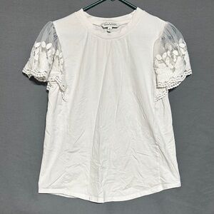 DAVI & DANI White Top with Lace Sleeves
